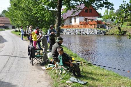 Dětské rybářské závody – 1.6.2014